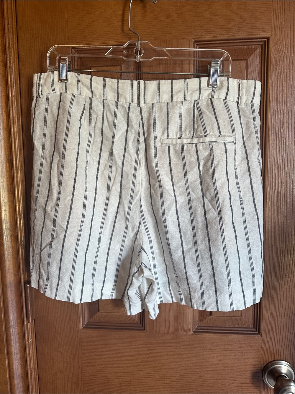 Old Navy High Waisted Taylor Trouser Shorts, 5” inseam, size Large - Picture 5 of 10